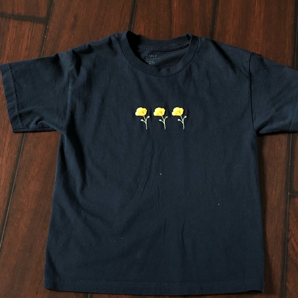 flower tee